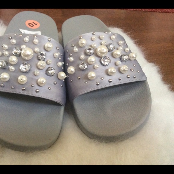 ♨️FINAL♨️Cute!! Bebe Comfort w/Pearls Crystals🎉 - Picture 7 of 7